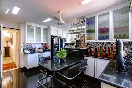 Apartamento à venda com 300m², 4 quartos e 4 vagas