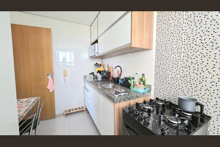 Apartamento à venda com 2 quartos, 57m² em Lundcéia, Lagoa Santa