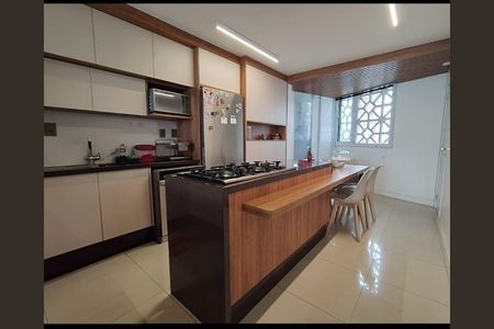 Cozinha de apartamento para alugar com 3 quartos, 197m² em José Menino, Santos