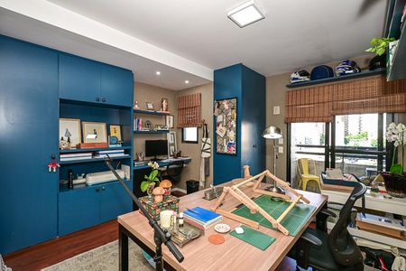 Apartamento para alugar com 232m², 4 quartos e 4 vagasEscritório