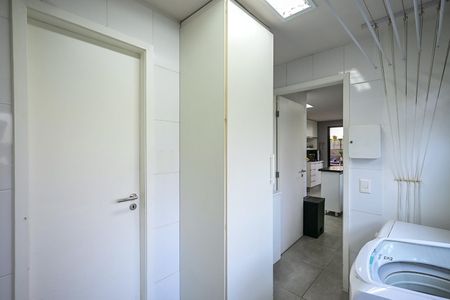 Apartamento para alugar com 232m², 4 quartos e 4 vagasÁrea de Serviço
