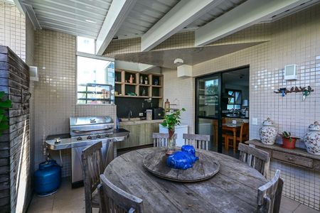 Apartamento para alugar com 232m², 4 quartos e 4 vagasCobertura