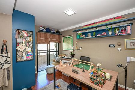 Apartamento para alugar com 232m², 4 quartos e 4 vagasEscritório