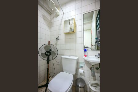 Apartamento para alugar com 232m², 4 quartos e 4 vagasBanheiro de Serviço