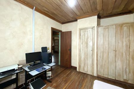 Casa à venda com 310m², 3 quartos e 2 vagasQuarto 3