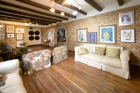 Sala de casa à venda com 3 quartos, 310m² em Santo Antônio, Belo Horizonte