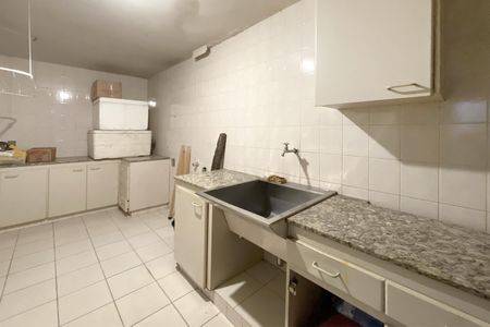 Casa à venda com 310m², 3 quartos e 2 vagasLavanderia