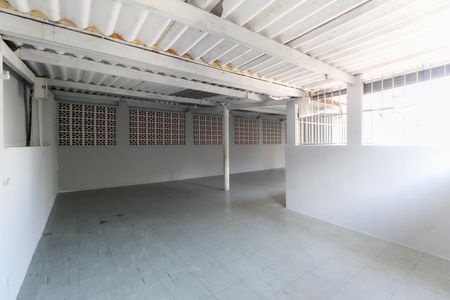 Casa para alugar com 200m², 3 quartos e 6 vagas Casa para alugar com 200m², 3 quartos e 6 vagasSalão