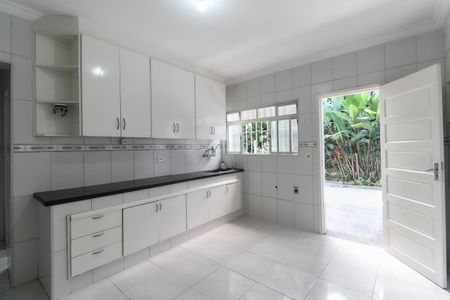 Casa para alugar com 200m², 3 quartos e 6 vagas Casa para alugar com 200m², 3 quartos e 6 vagasCozinha