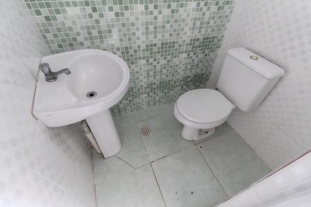 Casa para alugar com 200m², 3 quartos e 6 vagas Casa para alugar com 200m², 3 quartos e 6 vagasBanheiro de Serviço