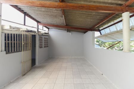 Casa para alugar com 200m², 3 quartos e 6 vagas Casa para alugar com 200m², 3 quartos e 6 vagasSalão