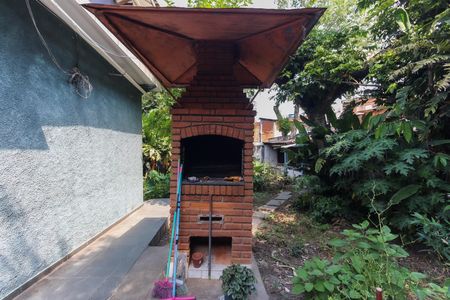 Casa para alugar com 200m², 3 quartos e 6 vagas Casa para alugar com 200m², 3 quartos e 6 vagasQuintal - Churrasqueira