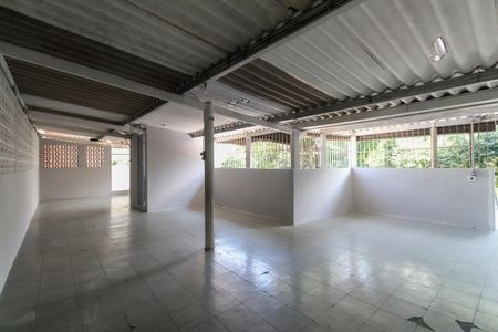 Casa para alugar com 200m², 3 quartos e 6 vagas Casa para alugar com 200m², 3 quartos e 6 vagasSalão