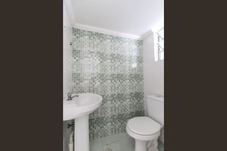 Casa para alugar com 200m², 3 quartos e 6 vagas Casa para alugar com 200m², 3 quartos e 6 vagasBanheiro de Serviço