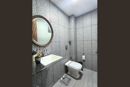 Casa de condomínio à venda com 229m², 3 quartos e 1 vaga Casa de condomínio à venda com 229m², 3 quartos e 1 vaga1º Pav - Lavabo