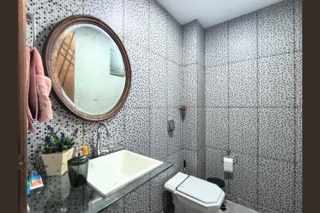 Casa de condomínio à venda com 229m², 3 quartos e 1 vaga Casa de condomínio à venda com 229m², 3 quartos e 1 vaga1º Pav - Lavabo