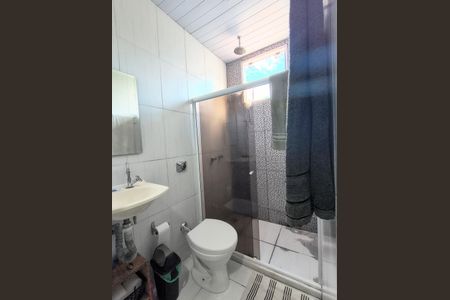 Casa de condomínio à venda com 229m², 3 quartos e 1 vaga Casa de condomínio à venda com 229m², 3 quartos e 1 vaga2º Pav - Banheiro da Suite 1