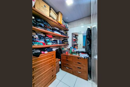 Casa de condomínio à venda com 229m², 3 quartos e 1 vaga Casa de condomínio à venda com 229m², 3 quartos e 1 vaga2º Pav - Closet da Suite 1