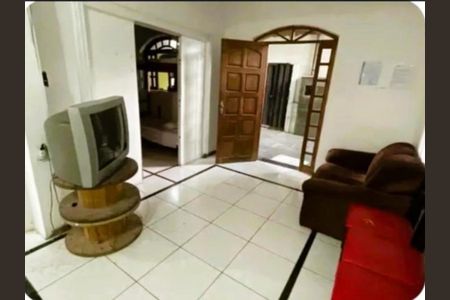 Casa para alugar com 6 quartos, 300m² em Santa Cruz, Belo Horizonte