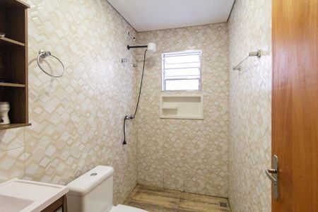 Casa à venda com 130m², 3 quartos e 2 vagas Casa à venda com 130m², 3 quartos e 2 vagasBanheiro 1