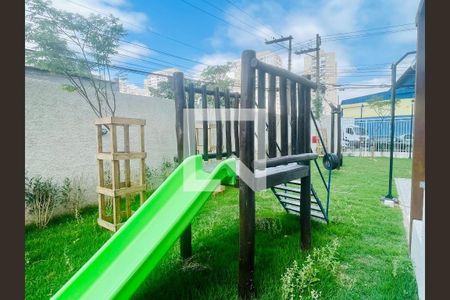 Apartamento para alugar com 47m², 2 quartos e 1 vaga Apartamento para alugar com 47m², 2 quartos e 1 vagaÁrea comum - Playground