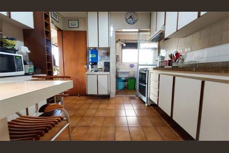 Apartamento à venda com 121m², 3 quartos e 2 vagas