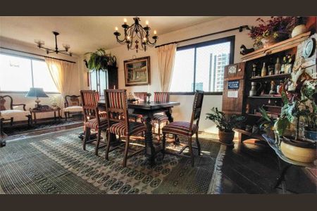 Apartamento à venda com 3 quartos, 121m² em Vila Alexandria, São Paulo