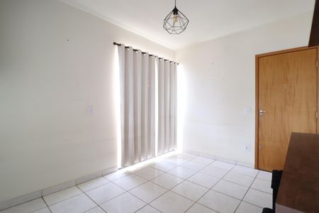 Sala de apartamento para alugar com 2 quartos, 60m² em Umuarama, Uberlândia