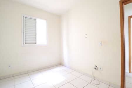 Quarto 1 de apartamento para alugar com 2 quartos, 60m² em Umuarama, Uberlândia