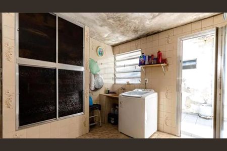 Casa à venda com 4 quartos, 300m² em Vila Dalila, São Paulo