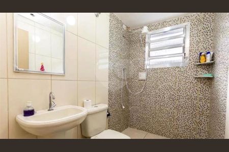 Casa à venda com 4 quartos, 300m² em Vila Dalila, São Paulo