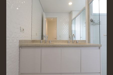 Apartamento à venda com 138m², 3 quartos e 4 vagasBanheiro da Suíte 3
