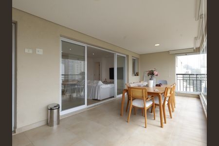 Apartamento à venda com 138m², 3 quartos e 4 vagasVaranda gourmet