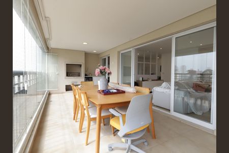 Apartamento à venda com 138m², 3 quartos e 4 vagasVaranda gourmet