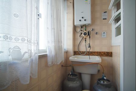 Apartamento para alugar com 74m², 2 quartos e 1 vagaÁrea de Serviço