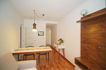 Apartamento para alugar com 74m², 2 quartos e 1 vagaSala