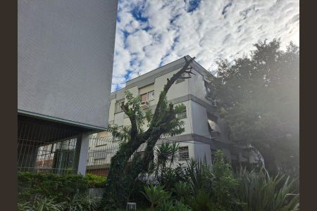 Apartamento para alugar com 74m², 2 quartos e 1 vagaAdesivo na Janela