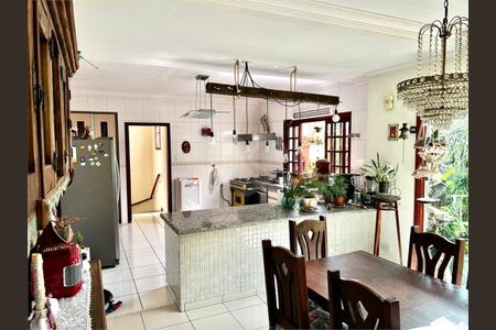 Casa à venda com 3 quartos, 410m² em Vila Matilde, São Paulo