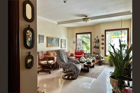 Casa à venda com 3 quartos, 410m² em Vila Matilde, São Paulo