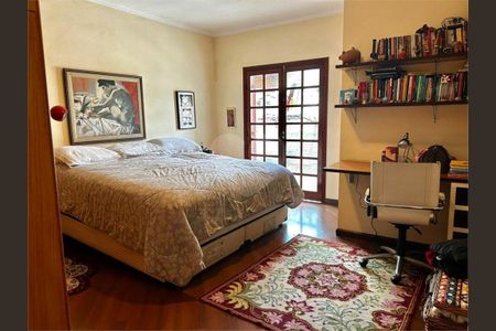 Casa à venda com 3 quartos, 410m² em Vila Matilde, São Paulo