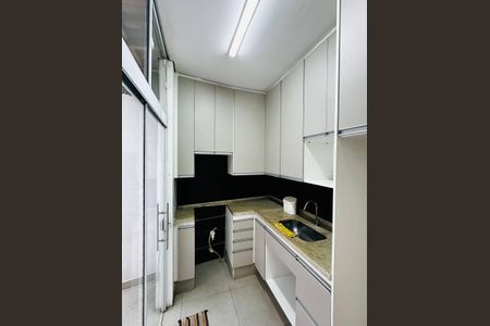 Casa à venda com 100m², 3 quartos e 2 vagas