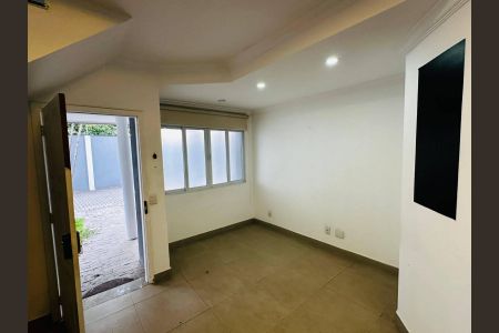 Casa à venda com 100m², 3 quartos e 2 vagas