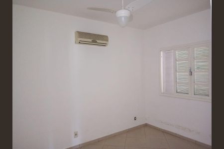 Casa para alugar com 270m², 5 quartos e 5 vagas Casa para alugar com 270m², 5 quartos e 5 vagasQuarto