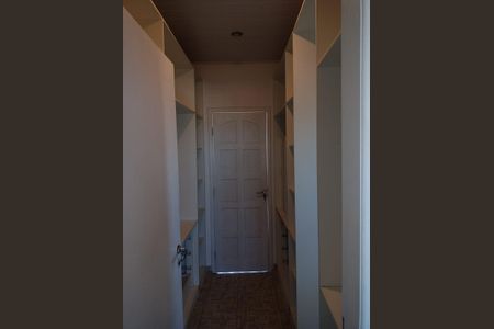 Casa para alugar com 270m², 5 quartos e 5 vagas Casa para alugar com 270m², 5 quartos e 5 vagasCloset