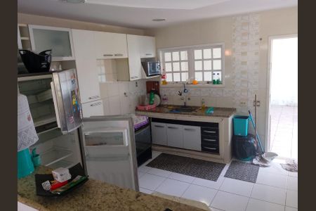 Cozinha de casa para alugar com 5 quartos, 270m² em Barra de Maricá, Maricá