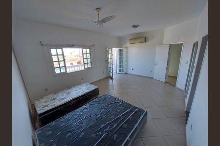 Quarto de casa para alugar com 5 quartos, 270m² em Barra de Maricá, Maricá