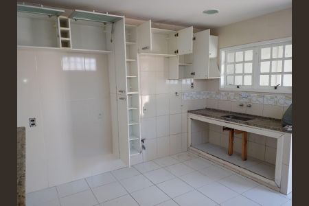 Casa para alugar com 270m², 5 quartos e 5 vagas Casa para alugar com 270m², 5 quartos e 5 vagasCozinha