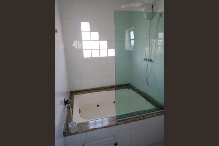 Casa para alugar com 270m², 5 quartos e 5 vagas Casa para alugar com 270m², 5 quartos e 5 vagasBanheiro