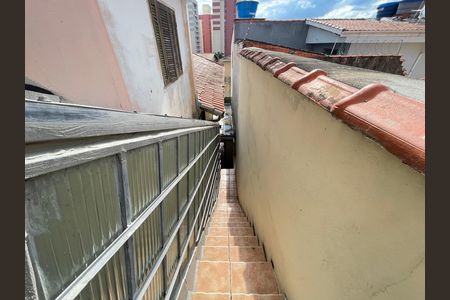 Casa à venda com 200m², 4 quartos e 2 vagasEscada