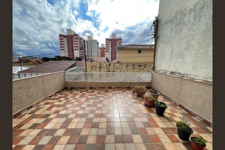 Casa à venda com 200m², 4 quartos e 2 vagasVaranda